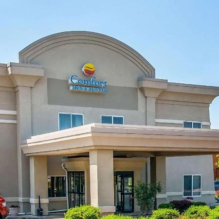 Quality Inn & Suites Ann Arbor Hwy 23 Exterior photo