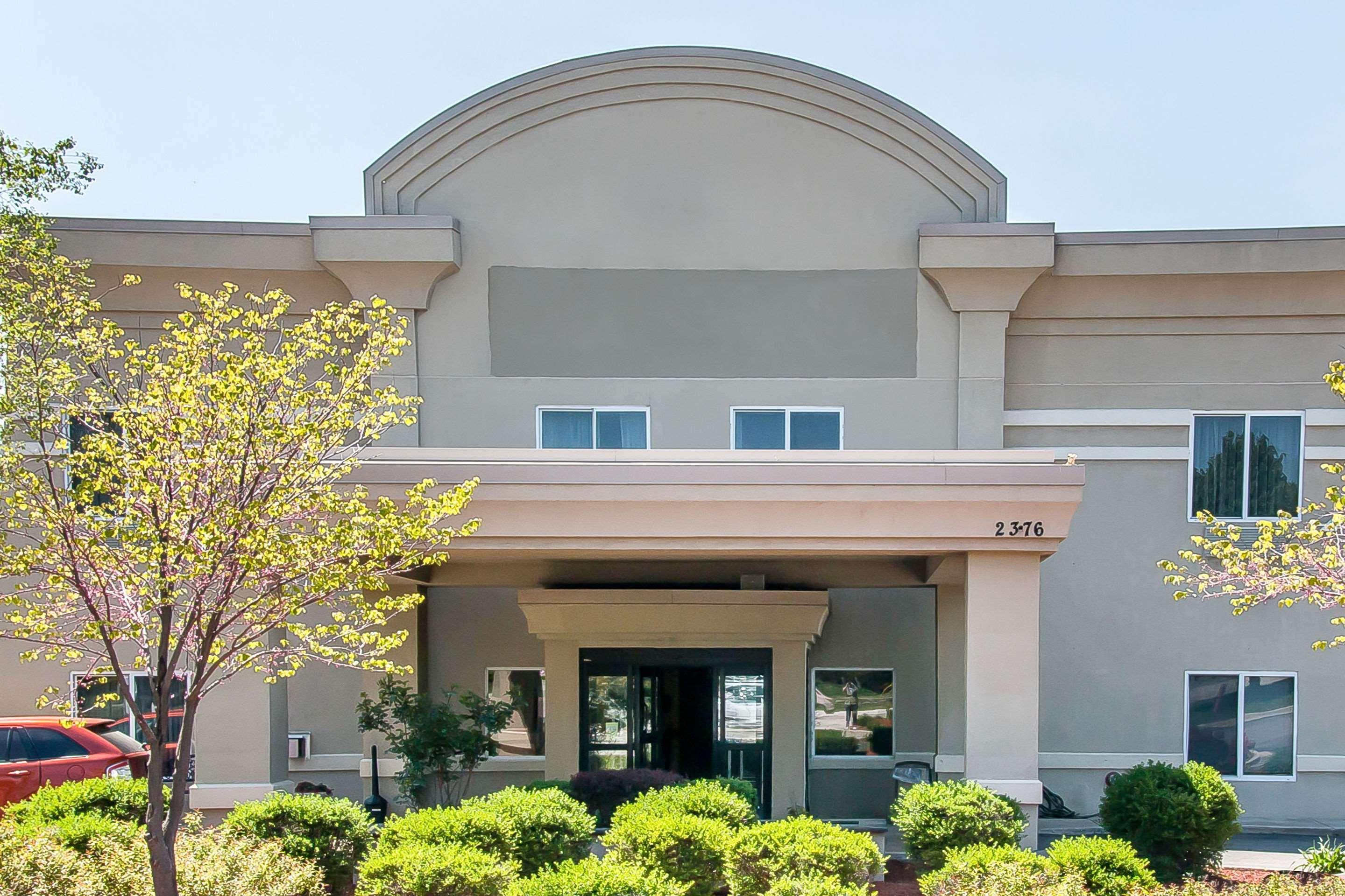 Quality Inn & Suites Ann Arbor Hwy 23 Exterior photo