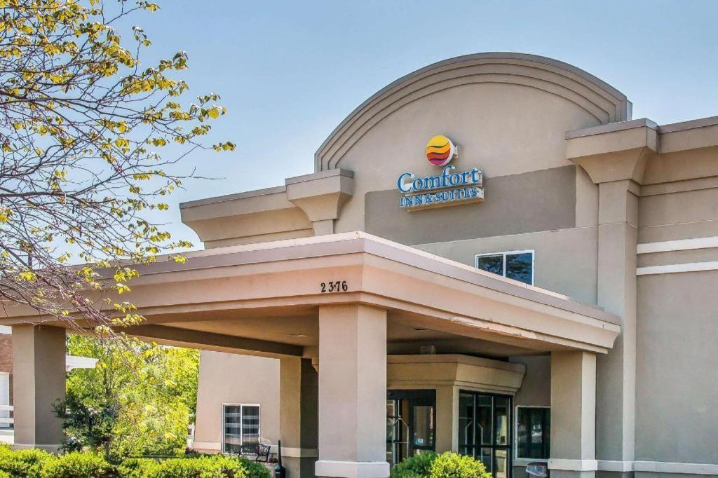 Quality Inn & Suites Ann Arbor Hwy 23 Exterior photo